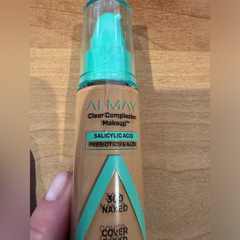Almay Clear Complexion Makeup. #300 Naked. NWT